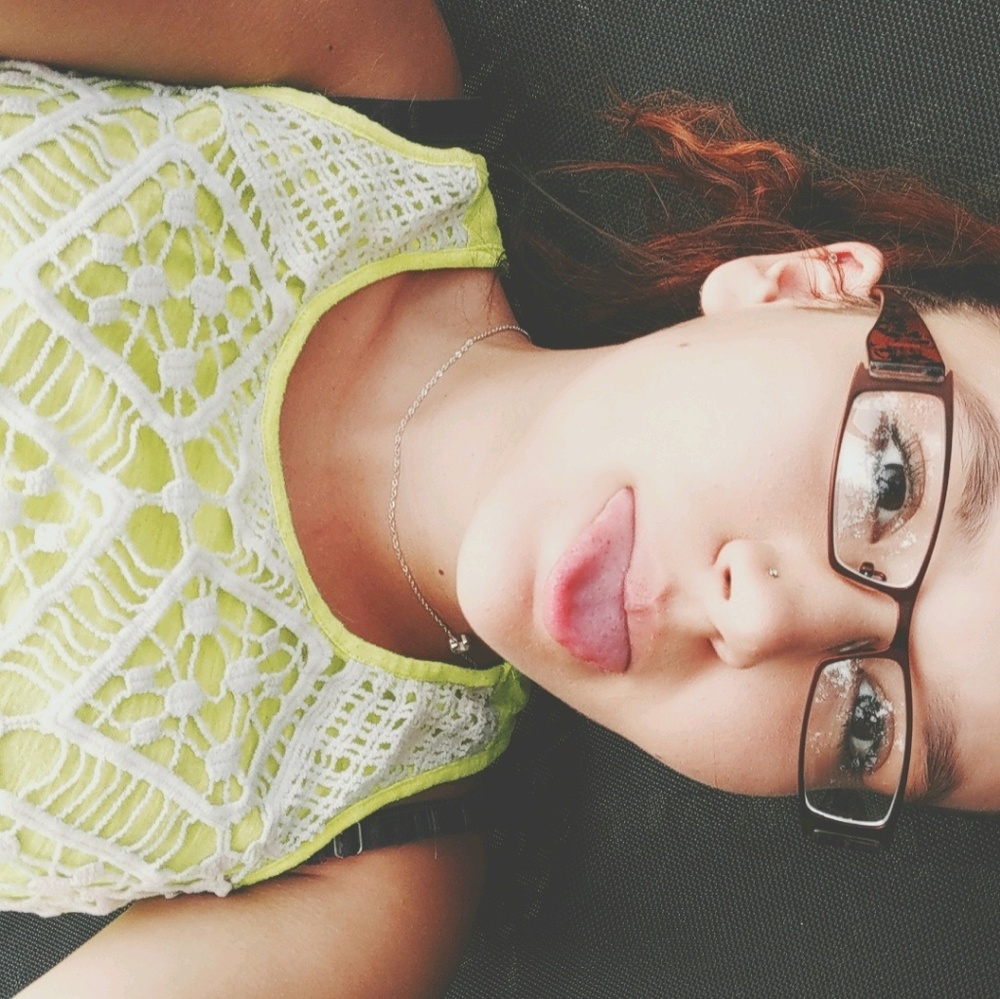 Meet your Posher, Cleo